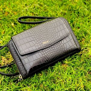 RELIC BY FOSSIL WALLET